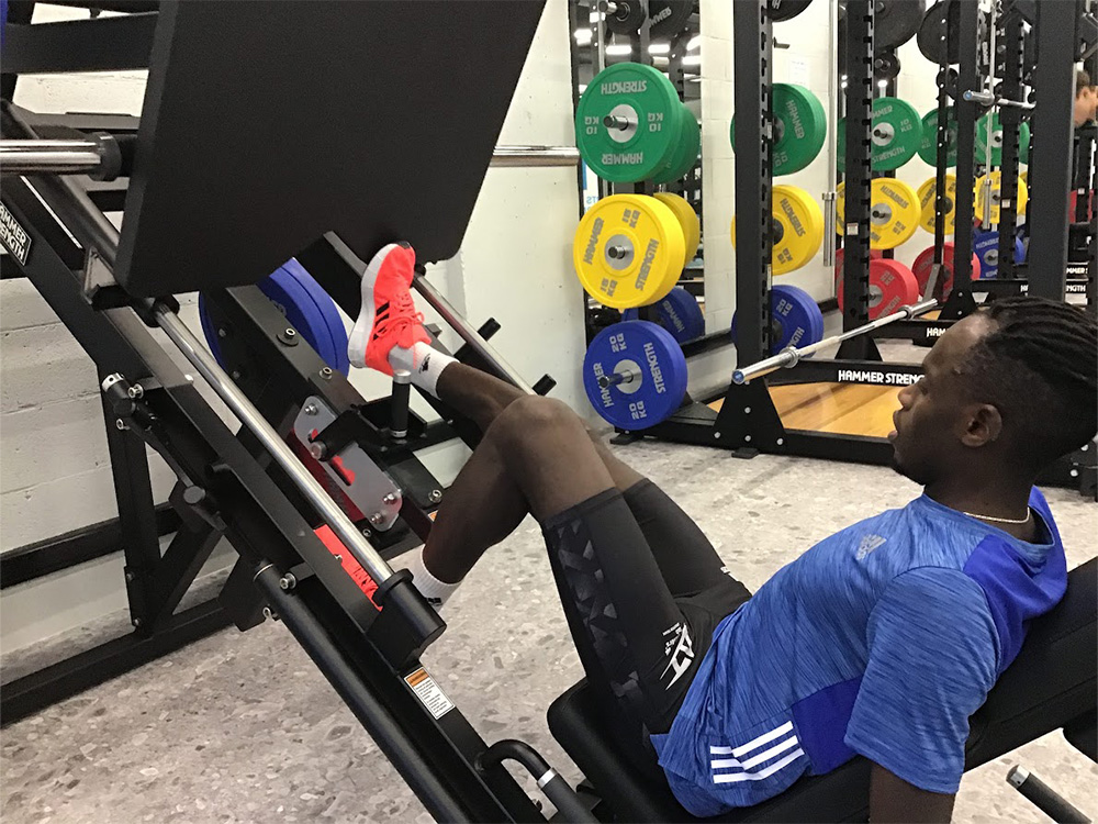 Oefening voor kuitspieren op de leg press